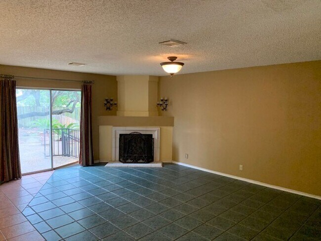 Foto del edificio - Charming 3-bedroom home in the coveted Par...