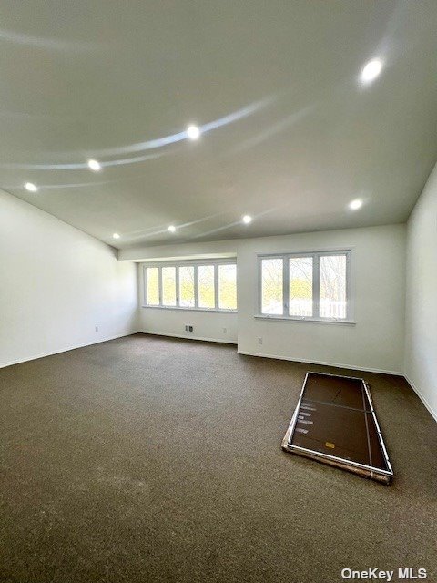 Building Photo - 17-14 Parsons Blvd