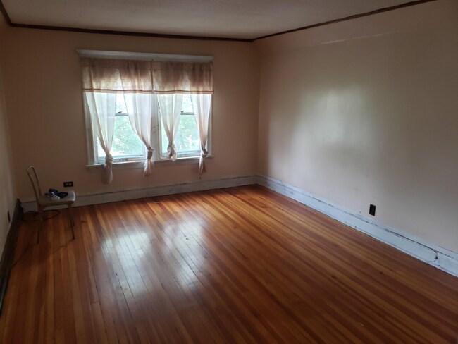 Foto del edificio - 2049 N Kostner Ave