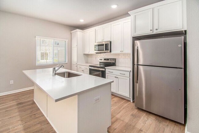 Building Photo - 4665 Gln Hvn Dr