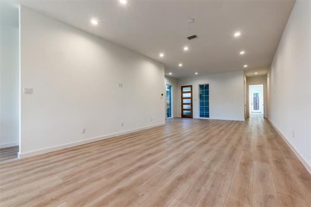 Building Photo - 2211 Wycliff Ave