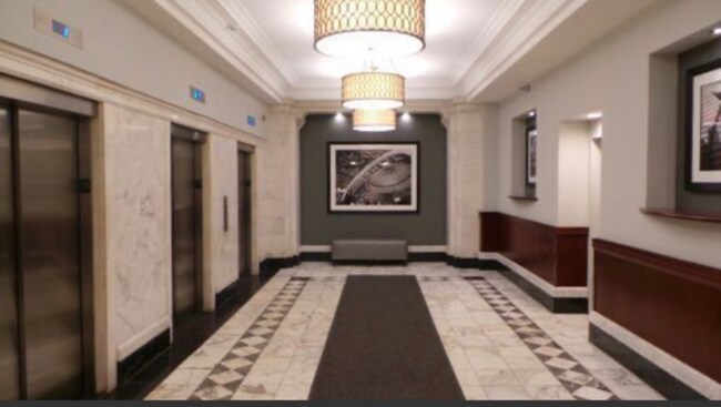 Foto del edificio - 40 E 9th St