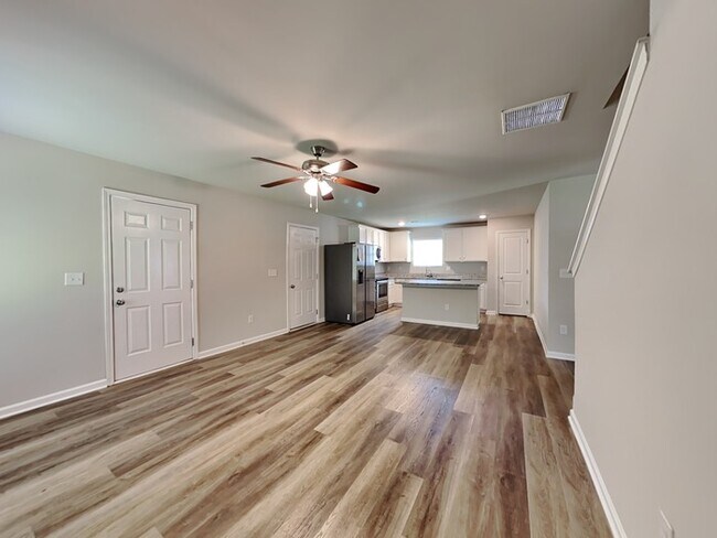 Foto del edificio - HALF OFF RENT!! Elegant Home located in Po...