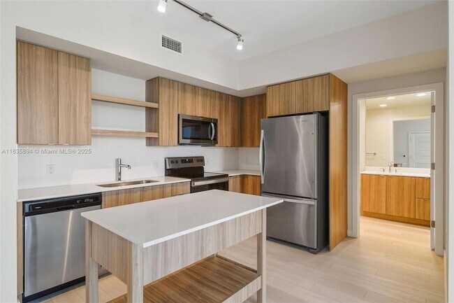 Foto del edificio - 555 NE 8th St