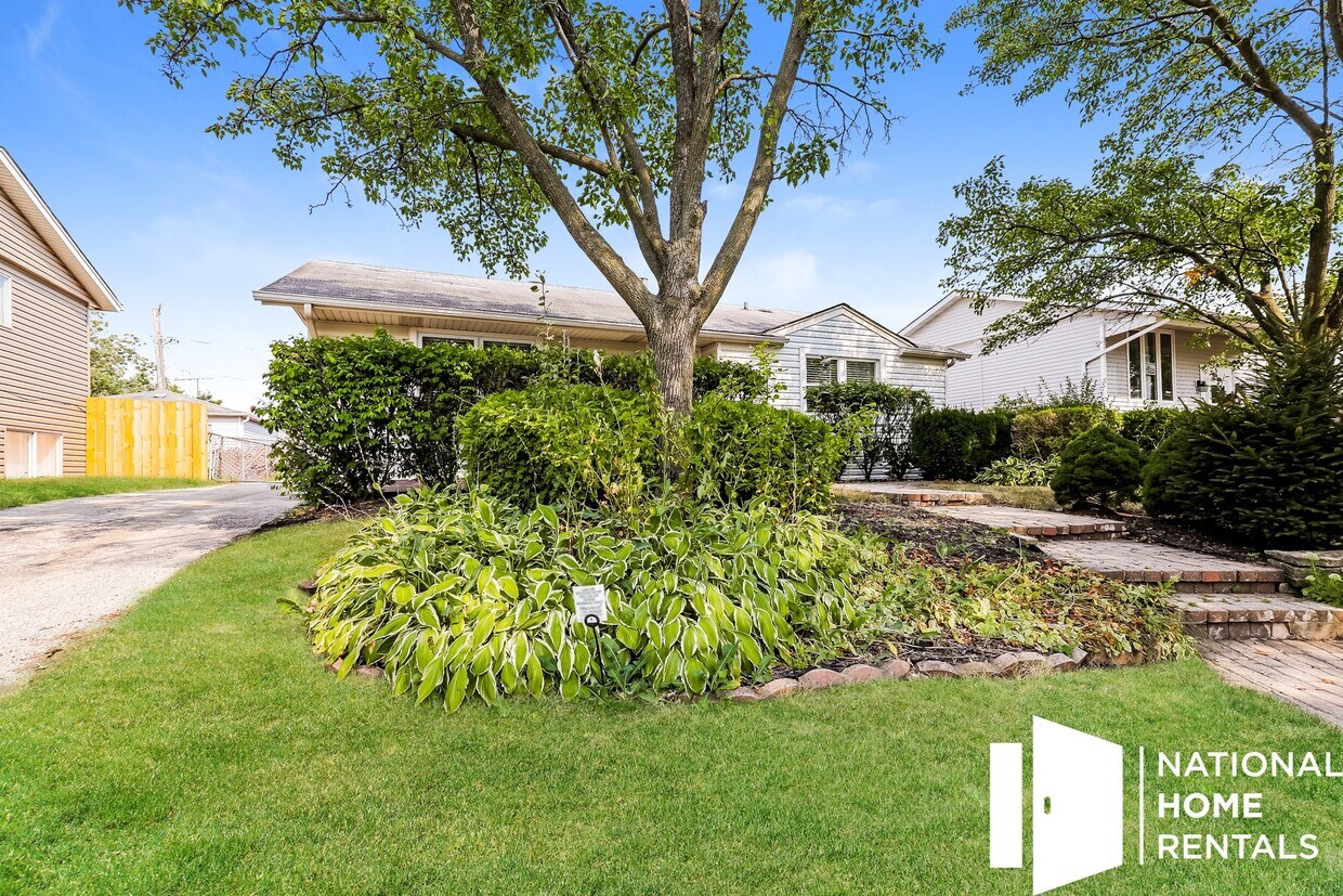 16207 92nd Ave, Orland Hills, IL 60487 House Rental in Orland Hills