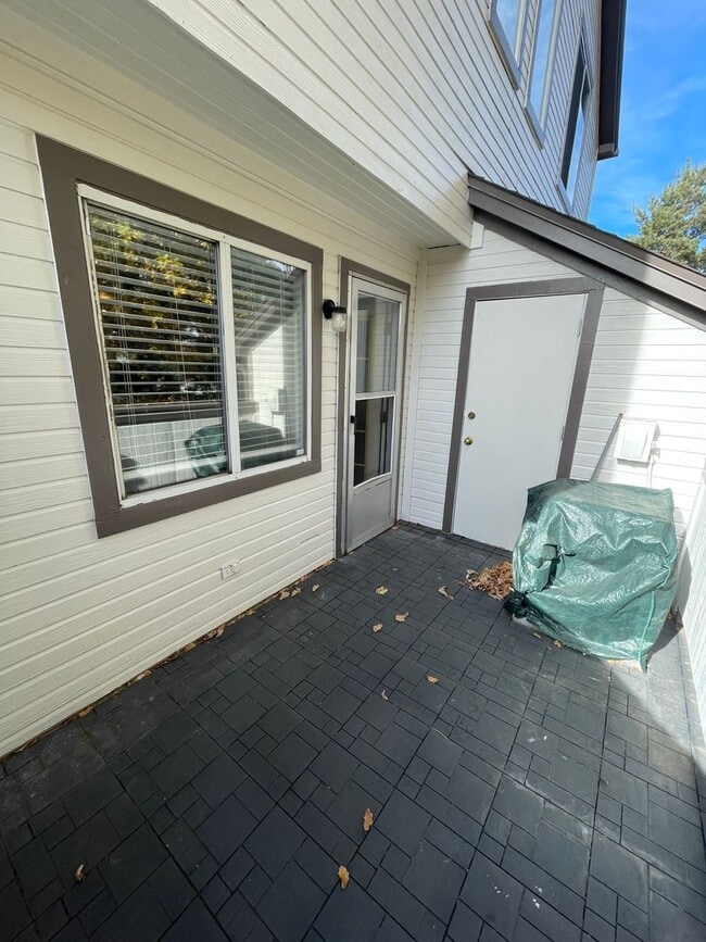 Foto del edificio - 4981 Garrison St