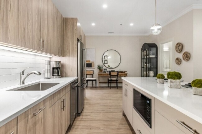 Foto del edificio - 835 Lake St