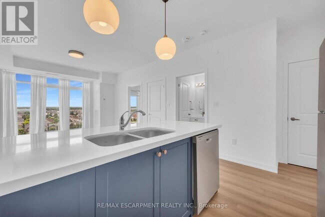Photo du bâtiment - 470-470 Dundas St E