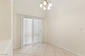 Building Photo - 7268 Vinca Rd