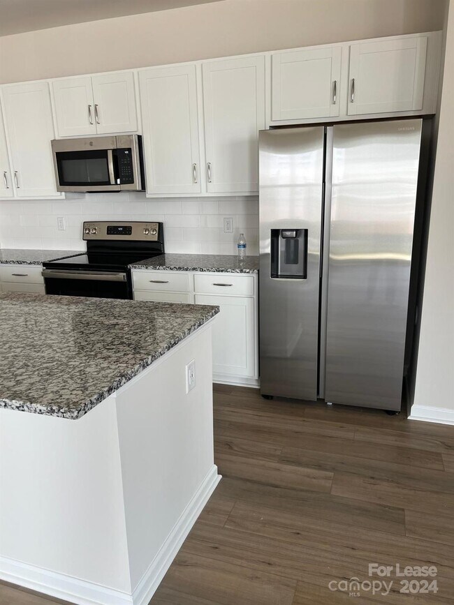 Foto del edificio - 3228 Hutton Garden Ln