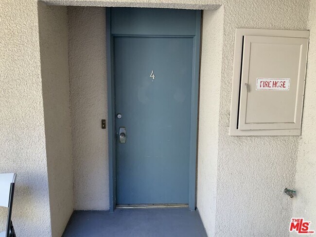 Foto del edificio - 5650 Cambridge Way