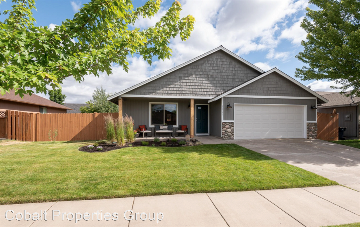 Primary Photo - 3 br, 2 bath House - 20548 Peak Ave