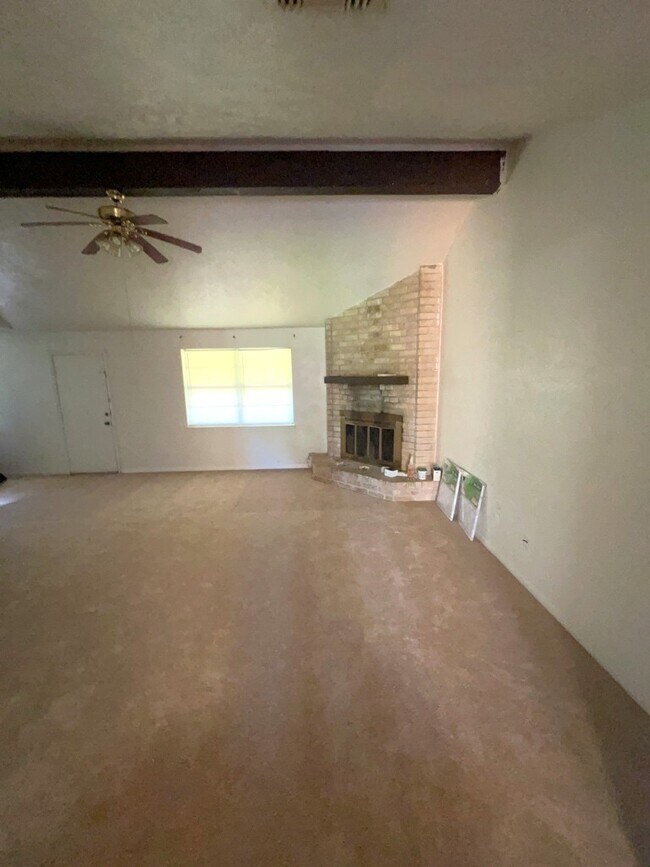 Foto del edificio - 14834 Keelby Dr