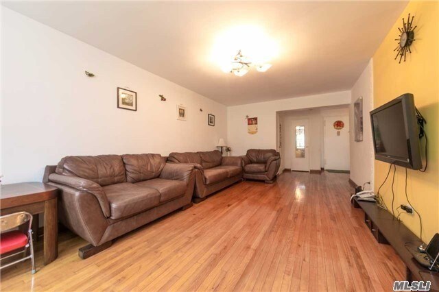Primary Photo - 94-31 59th Ave