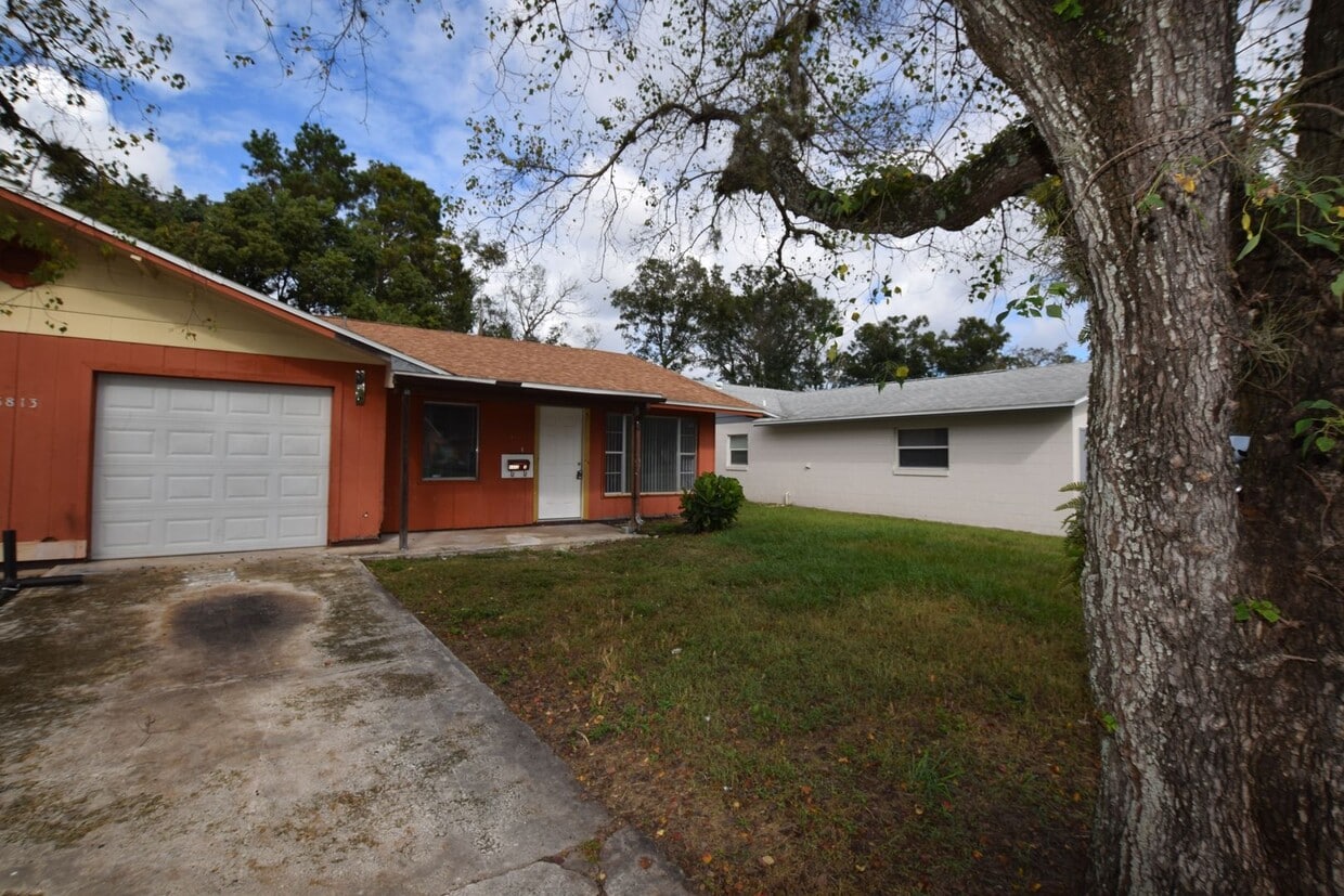 Primary Photo - 2 Bedroom 1 Bath Duplex with a one car gar...
