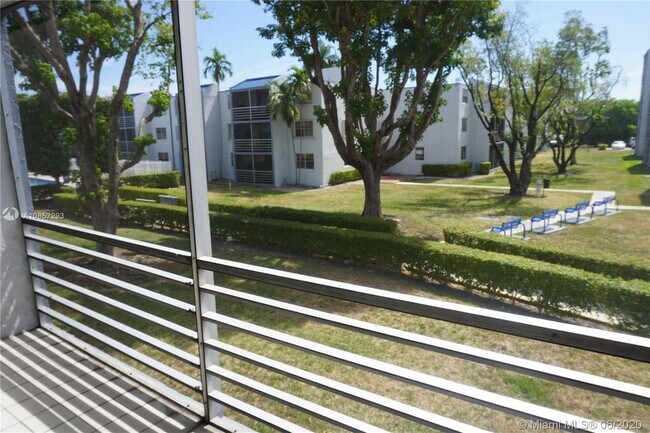 Foto del edificio - 14195 SW 87th St