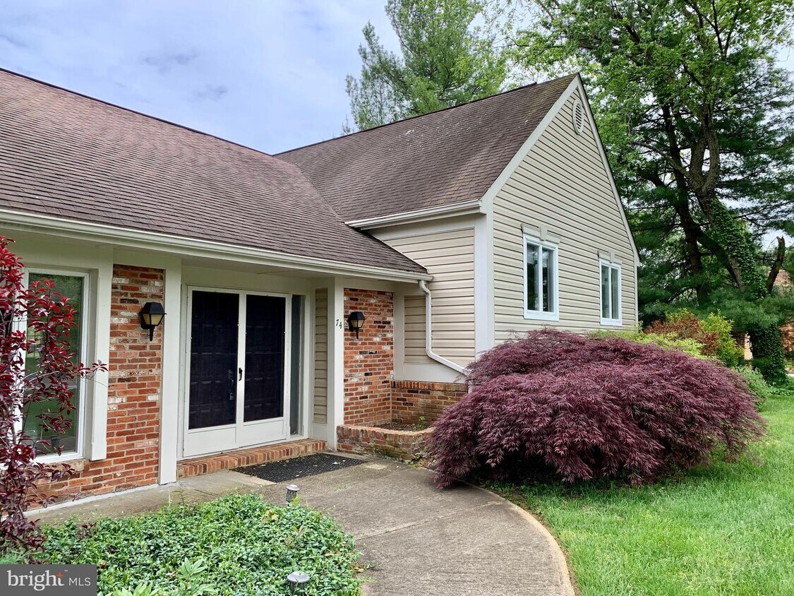 Foto principal - 74 Tarragon Ln