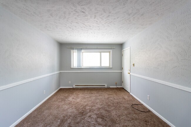 Building Photo - 5905 Devington Rd