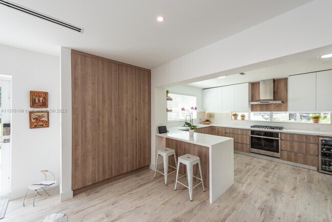 Foto del edificio - 340 Ridgewood Rd