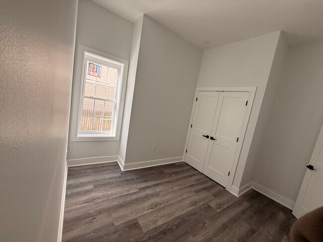 Foto del edificio - 321 Jefferson Ave