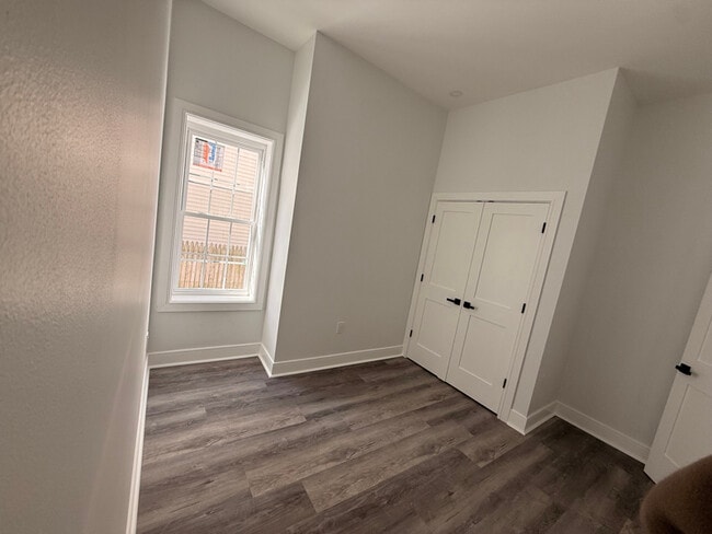 Building Photo - 321 Jefferson Ave