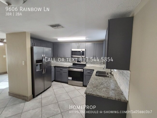 Foto del edificio - 9606 Rainbow Ln