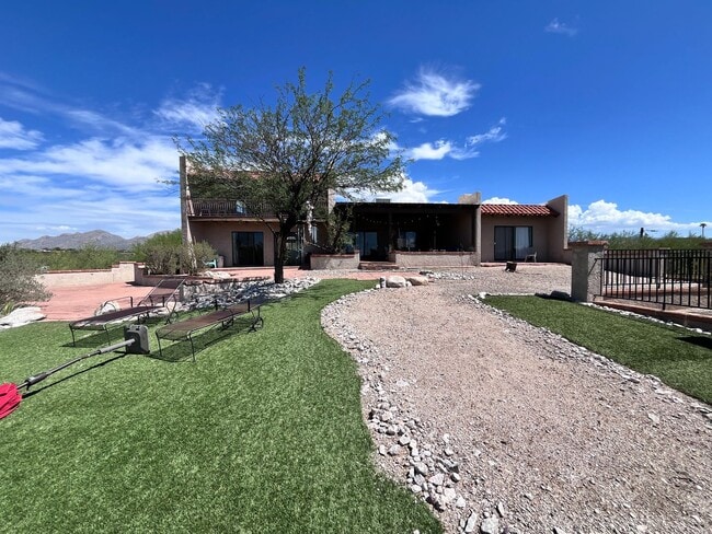 Building Photo - Catalina Foothills- 3 bedroom/ 3 bathroom ...