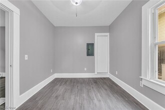 Building Photo - 2050 W 83rd St
