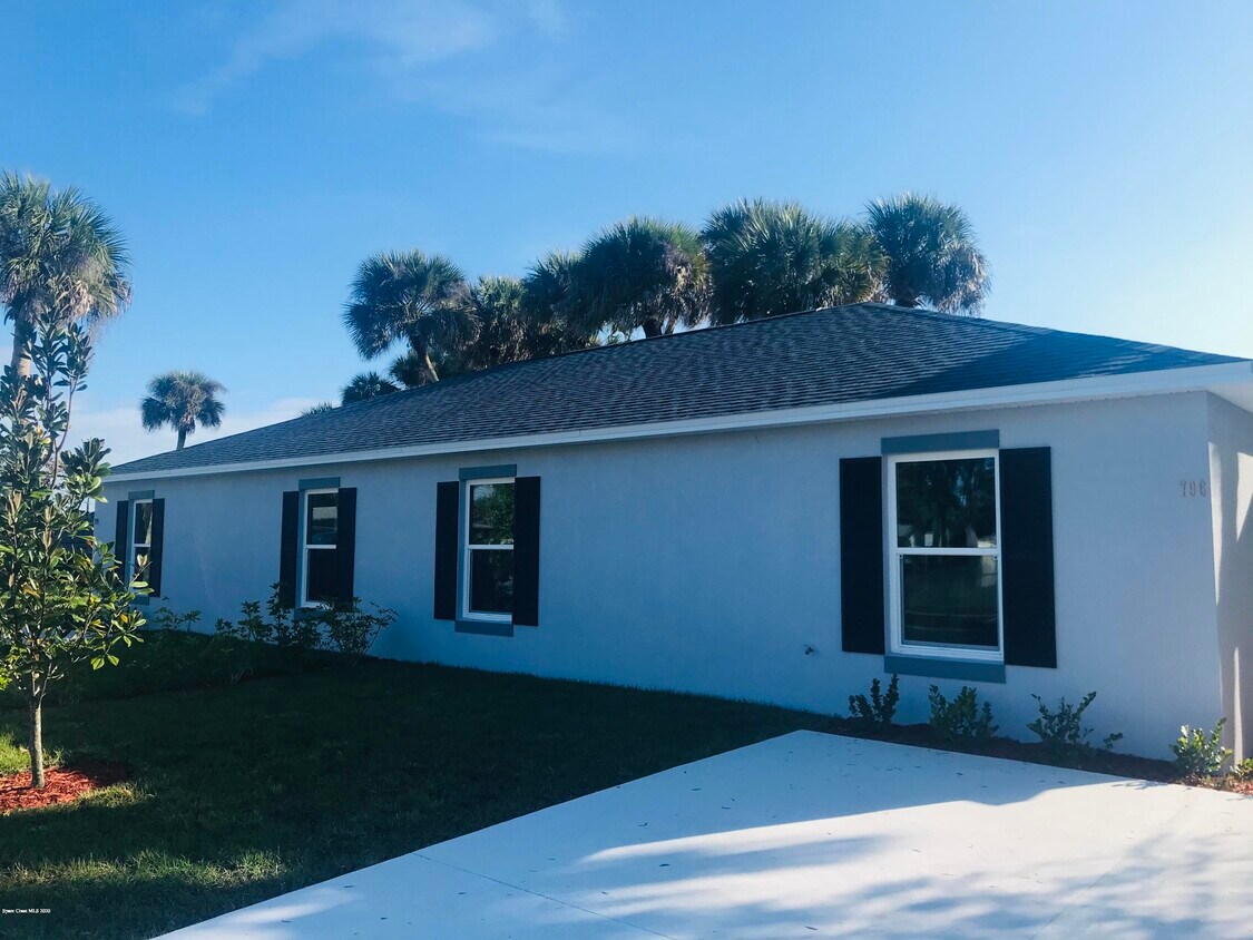 Primary Photo - 796 Lunar Lake Cir