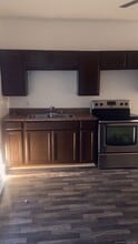 Building Photo - 6 E Raymond St