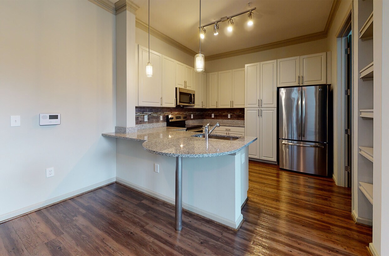 Photo - 2700 Charlotte Ave Apartments