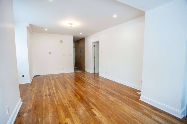 Foto del edificio - 222 Lowell Ave