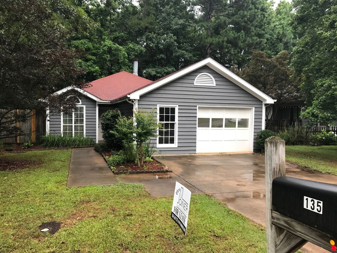 Primary Photo - Three Bedroom Near Vet School!