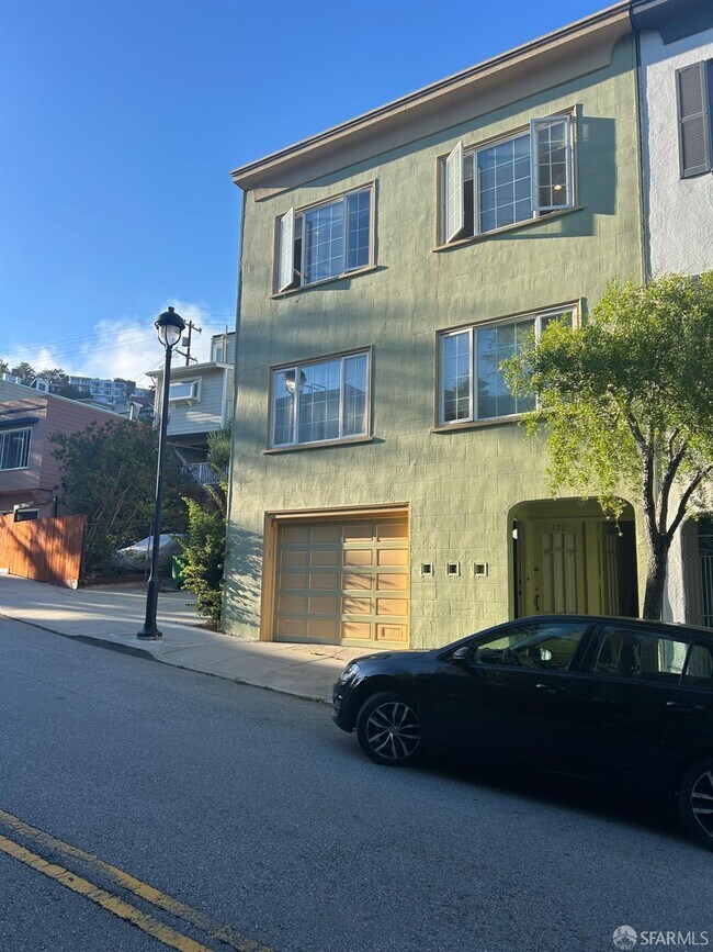 Foto del edificio - 174 Corbett Ave