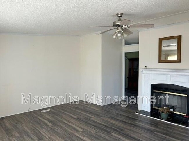 Foto del edificio - 156 Daffodil Dr