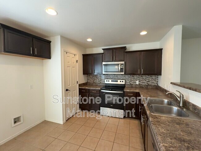 Foto del edificio - 14681 S Toledo Pl