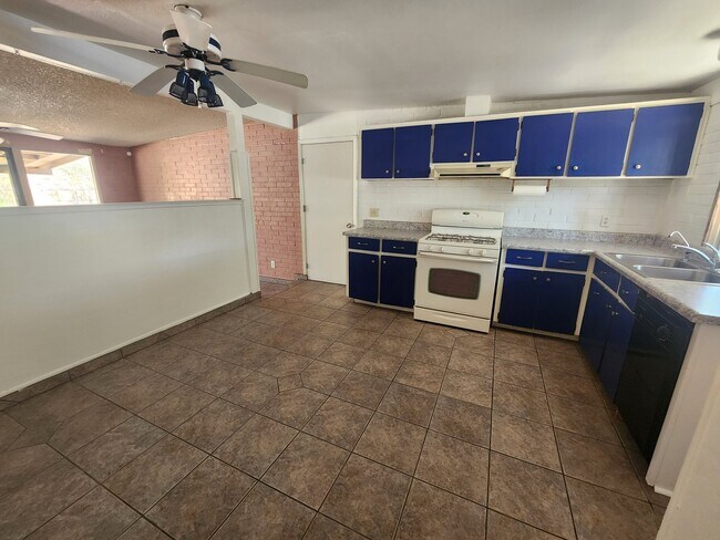 Foto del edificio - 7025 E 39th Pl