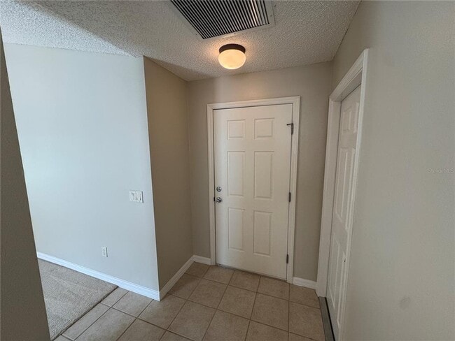 Building Photo - 1556 Conway Ct