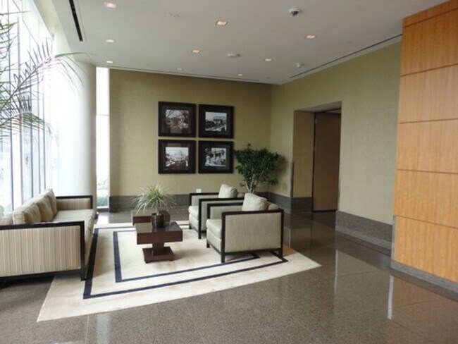 Foto del edificio - One Rincon Luxury! 32nd Floor! Balcony! Pe...