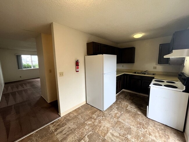 Building Photo - 608-610 W Henderson [PRM: Brittany] (2)