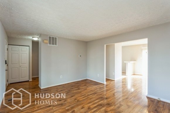 Foto del edificio - 2306 Lawnwood Cir