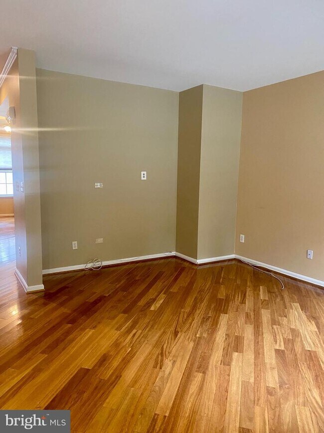 Foto del edificio - 9656 Potters Hill Cir