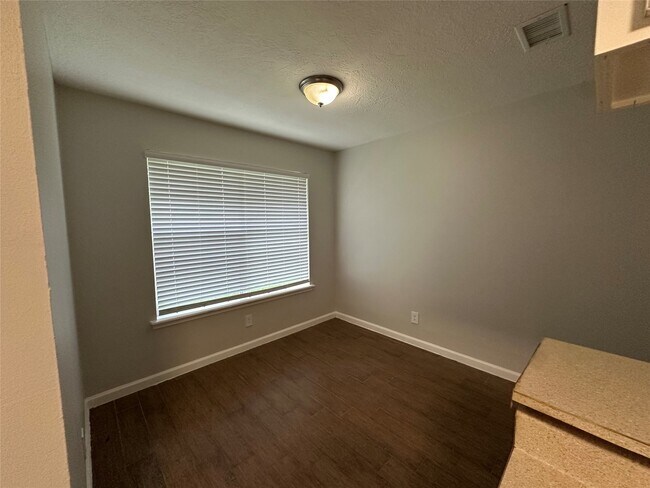 Foto del edificio - 1013 Mccall Ave