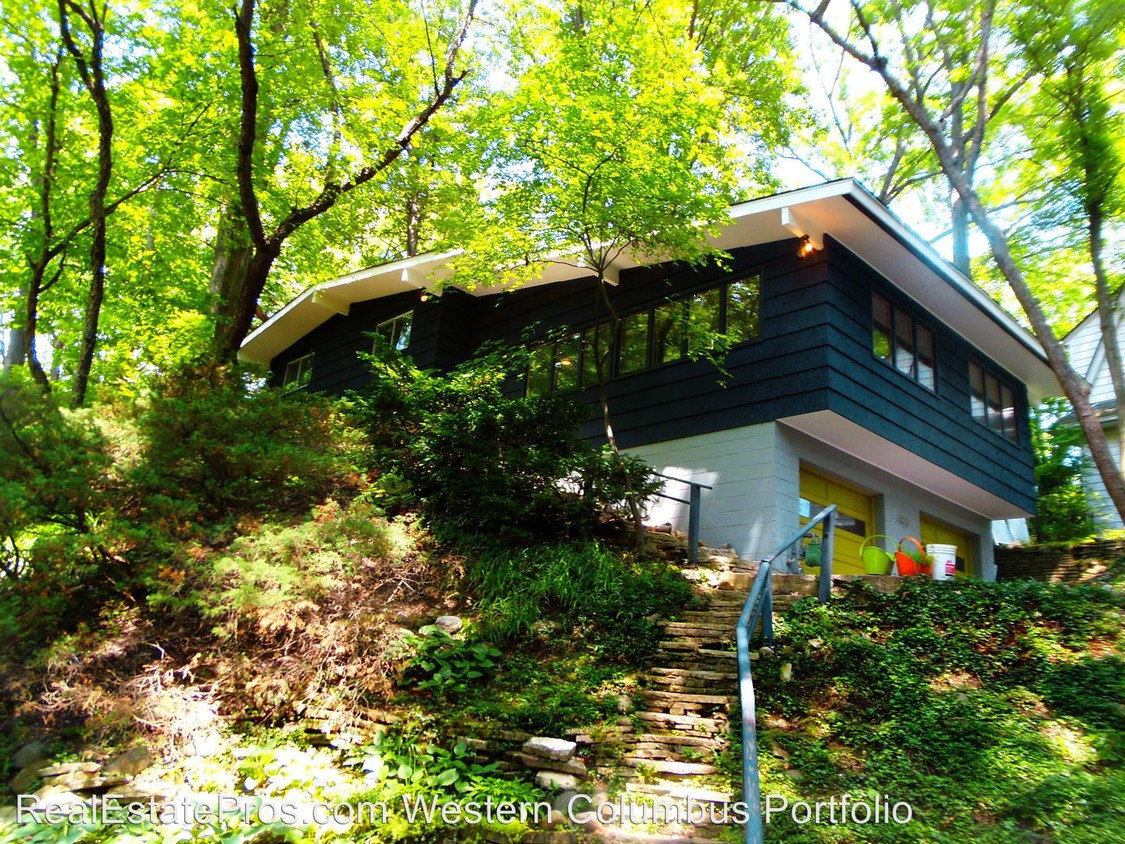 Primary Photo - 470 Walhalla Rd