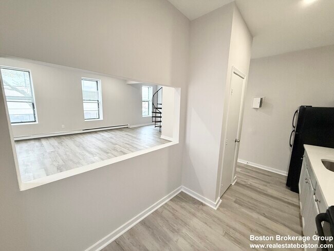 Building Photo - 9 Ruggles St