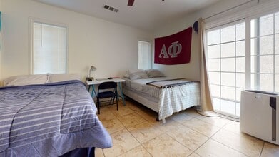 Building Photo - 6250 Dorothy Dr