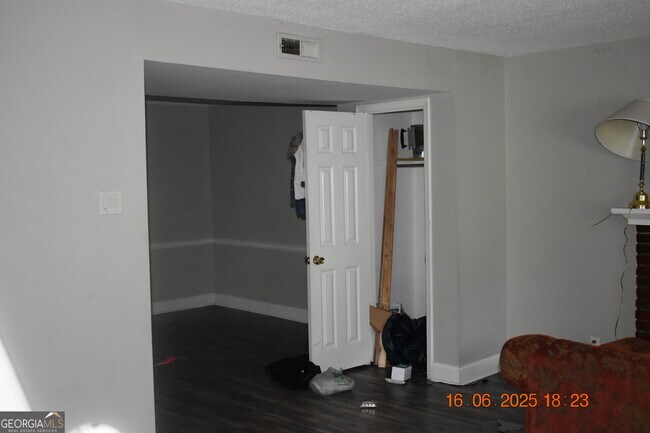 Foto del edificio - 4332 Barrington Pl