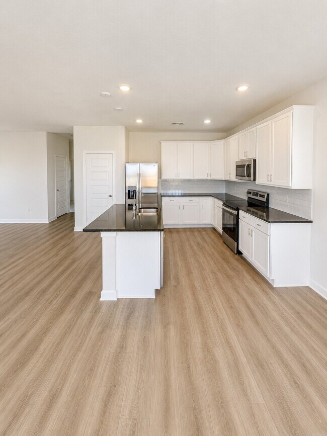 Building Photo - "Charming 4-Bedroom Haven with Spacious Living in Bryan, TX!"