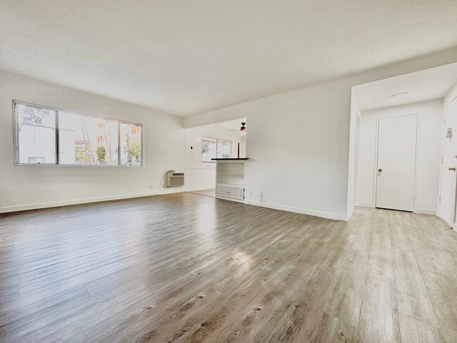 Building Photo - 1541 N Formosa Ave
