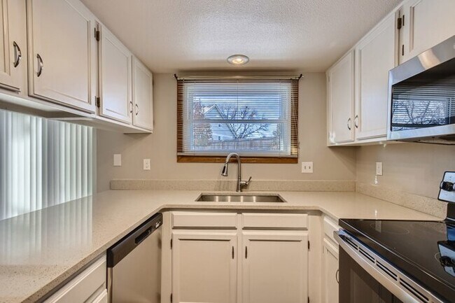 Building Photo - 9921 Hoyt Ln, Westminster, CO, 80021
